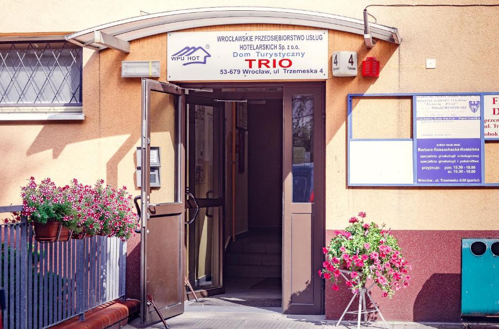 Trio Hostel Вроцлав Екстер'єр фото